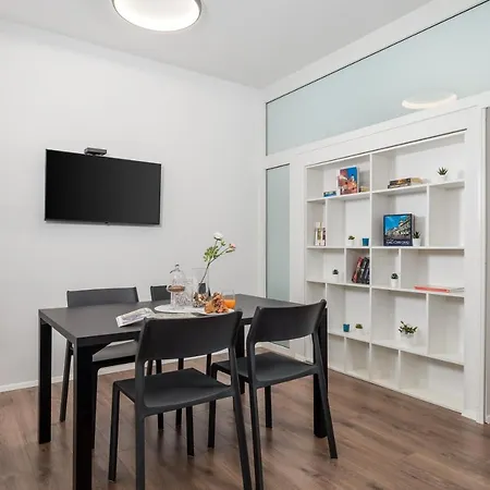 Apartment Artqart