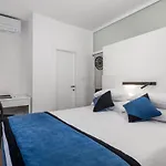 Apartment Artqart