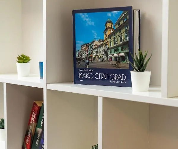 Apartman Artqart *